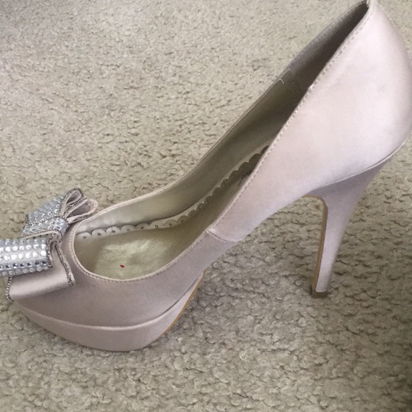Beige Satin Peep Toe Heels with Rhinestones - Picture 4 of 6